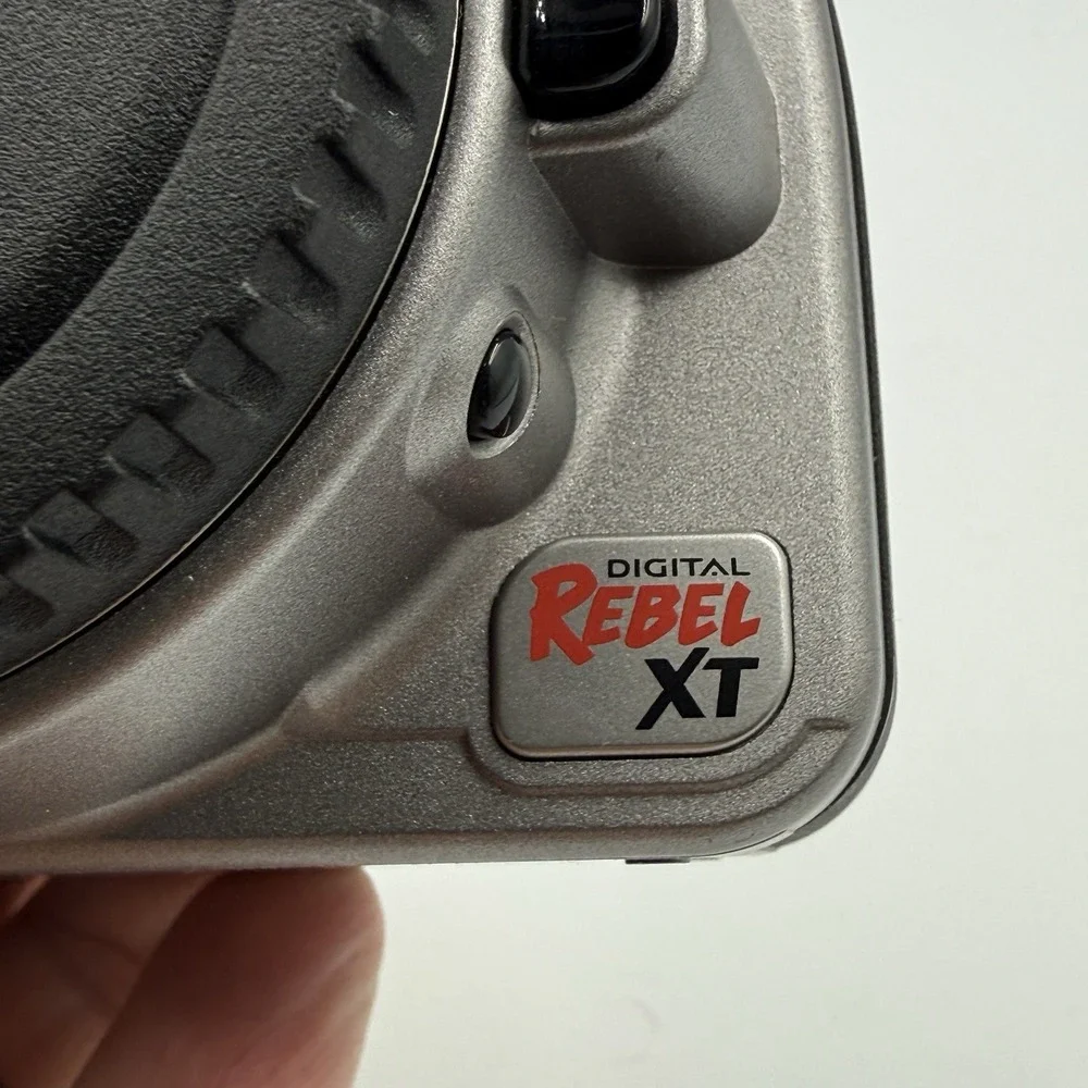 Canon EOS Digital Rebel XT DSLR Camera Body Silver DS126071 Untested Japan